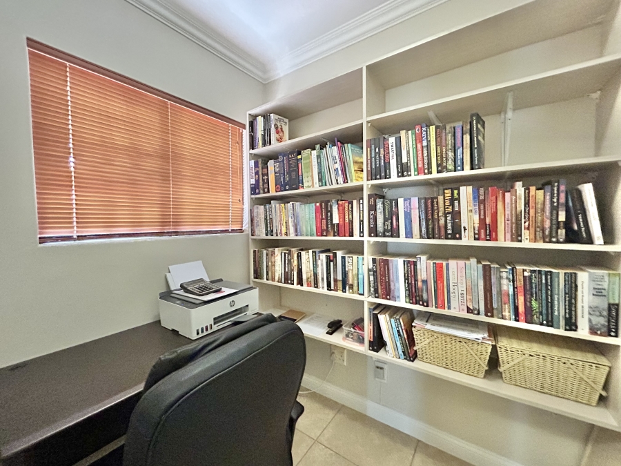 3 Bedroom Property for Sale in Wavecrest Eastern Cape